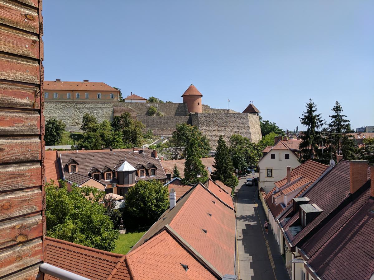 Minaret Apartman Eger Eksteriør bilde
